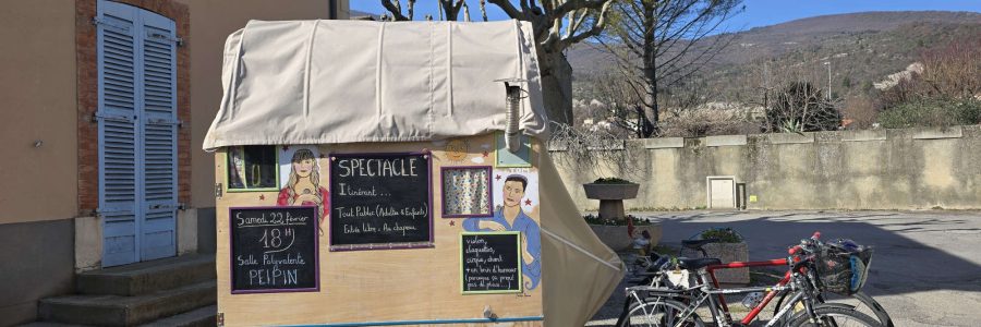 Tom et sa roulotte cyclable le 22 février 2025 à Peipin